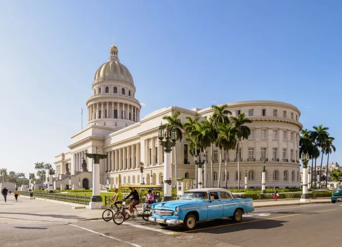 Framed Print : El Capitolio in Havana, La Habana Province, Cuba Framed Print : El Capitolio in Havana, La Habana Province, Cuba