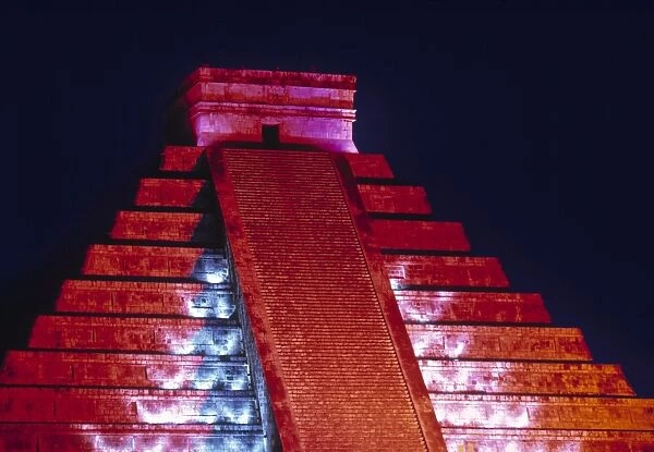 El Castillo Pyramid, Chichen Itza, Yucatan, Mexico
