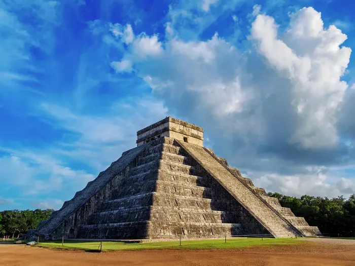 Framed Print : El Castillo or Temple of Kukulcan, Chichen Itza, Yucatan State, Mexico Framed Print : El Castillo or Temple of Kukulcan, Chichen Itza, Yucatan State, Mexico