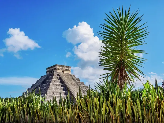Framed Print : El Castillo or Temple of Kukulcan, Chichen Itza, Yucatan State, Mexico Framed Print : El Castillo or Temple of Kukulcan, Chichen Itza, Yucatan State, Mexico
