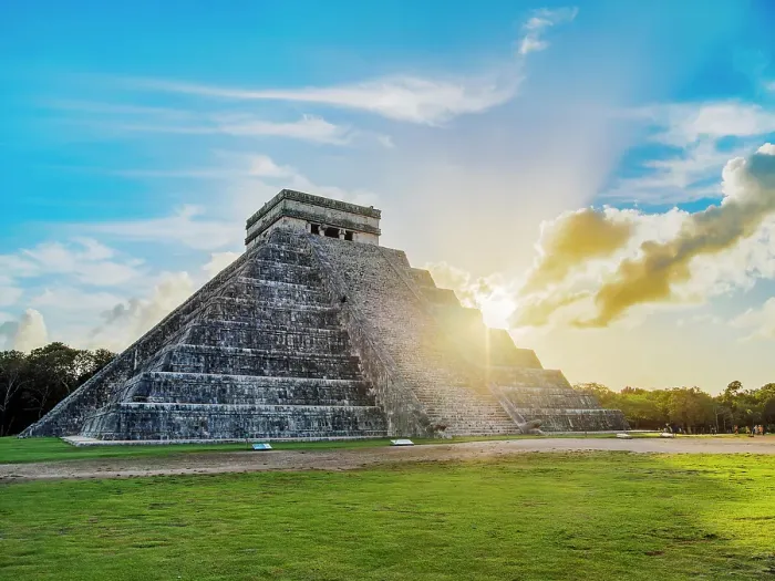 Framed Print : El Castillo or Temple of Kukulcan at sunset, Chichen Itza, Yucatan State, Mexico Framed Print : El Castillo or Temple of Kukulcan at sunset, Chichen Itza, Yucatan State, Mexico