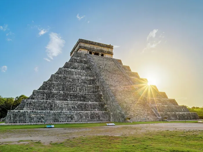 Framed Print : El Castillo or Temple of Kukulcan at sunset, Chichen Itza, Yucatan State, Mexico Framed Print : El Castillo or Temple of Kukulcan at sunset, Chichen Itza, Yucatan State, Mexico
