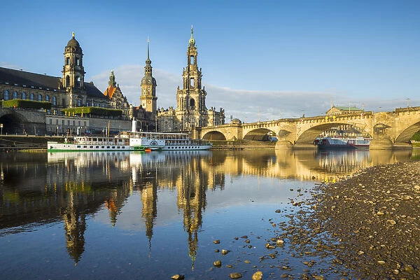 Elbe River, and city skyline, Dresden, Saxony, Germany