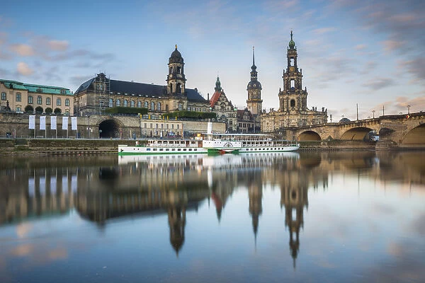 Elbe River, and city skyline, Dresden, Saxony, Germany