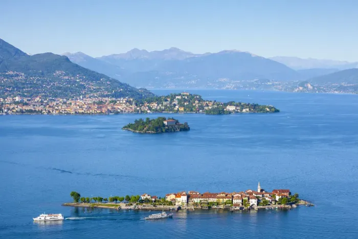 Framed Print : Elevated view over the idyllic Isola dei Pescatori (Fishermens Islands), Borromean