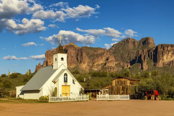 Framed Print : Elvis Memorial Chapel & Superstition Mountains, near Phoenix, Arizona, USA Framed Print : Elvis Memorial Chapel & Superstition Mountains, near Phoenix, Arizona, USA