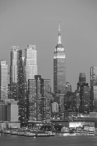 Empire State Building & Midtown Manhattan from New Jersey, New York City, USA