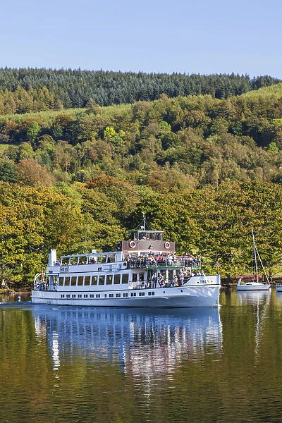 England, Cumbria, Lake District, Windermere, Excursion Steamboat