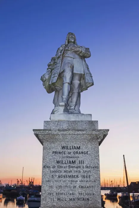 Framed Print : England, Devon, Brixham, Brixham Harbour, Statue of William Prince of Orange Framed Print : England, Devon, Brixham, Brixham Harbour, Statue of William Prince of Orange