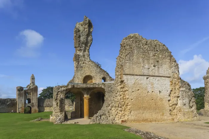 Framed Print : England, Dorset, Sherborne, The Ruins of Sherborne Old Castle a 12the century Medieval Palace Framed Print : England, Dorset, Sherborne, The Ruins of Sherborne Old Castle a 12the century Medieval Palace