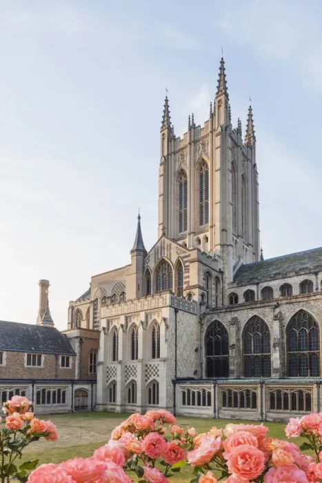 Framed Print : England, East Anglia, Bury St. Edmunds, St Edmundsbury Cathedral