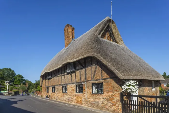 Framed Print : England, Hampshire, Basingstoke, Old Basing Village, Traditional Thatched House Framed Print : England, Hampshire, Basingstoke, Old Basing Village, Traditional Thatched House