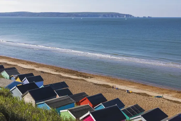 Framed Print : England, Hampshire, The New Forest, Milford-on-sea, Beach Huts and the Sea Framed Print : England, Hampshire, The New Forest, Milford-on-sea, Beach Huts and the Sea