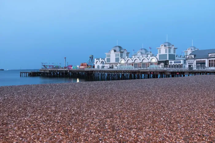 Framed Print : England, Hampshire, Portsmouth, Southsea, Southsea Beach and Pier Framed Print : England, Hampshire, Portsmouth, Southsea, Southsea Beach and Pier