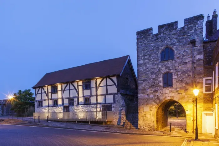 Framed Print : England, Hampshire, Southampton, Tudor Merchants Hall and Westgate