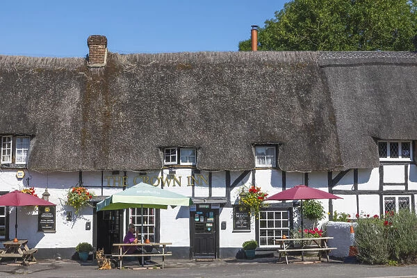 England, Hampshire, Test Valley, Stockbridge, Kings Somborne, The Crown Inn Traditional Thatched Country Pub