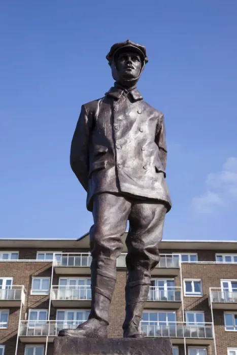 Framed Print : England, Kent, Dover, Statue of Charles Stewart Rolls, The First Man to Cross Framed Print : England, Kent, Dover, Statue of Charles Stewart Rolls, The First Man to Cross