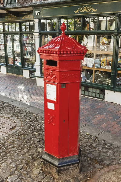 England, Kent, Tunbridge Wells, The Pantiles, Traditional Red Postbox