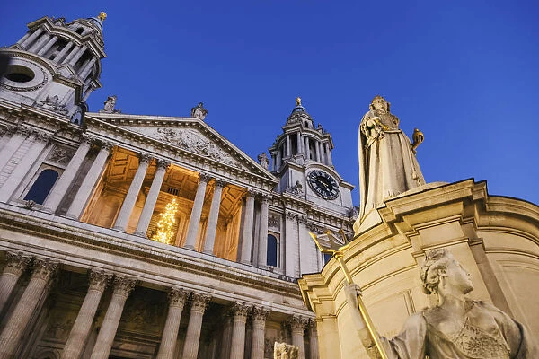England, London, The City, St. Pauls Cathedral, Cathedral Facade and Statue