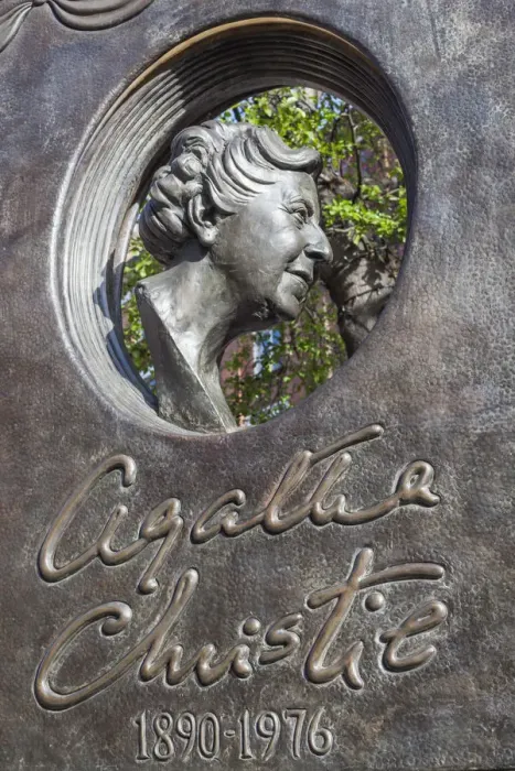 Framed Print : England, London, Covent Garden, Agatha Christie Memorial Statue by Ben Twiston-Davies Framed Print : England, London, Covent Garden, Agatha Christie Memorial Statue by Ben Twiston-Davies