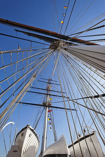 England, London, Greenwich, Cutty Sark, Ships Masts