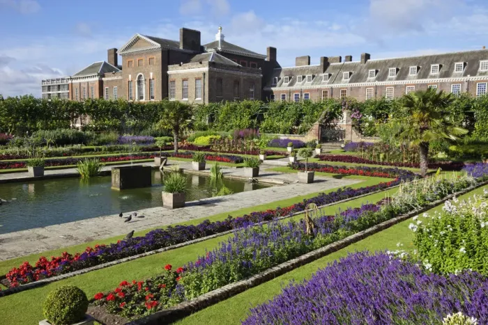 Framed Print : England, London, Kensington, Kensington Gardens, Kensington Palace, The Sunken Garden Framed Print : England, London, Kensington, Kensington Gardens, Kensington Palace, The Sunken Garden