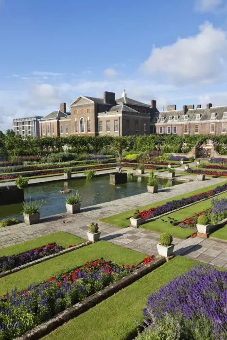 Framed Print : England, London, Kensington, Kensington Gardens, Kensington Palace, The Sunken Garden Framed Print : England, London, Kensington, Kensington Gardens, Kensington Palace, The Sunken Garden