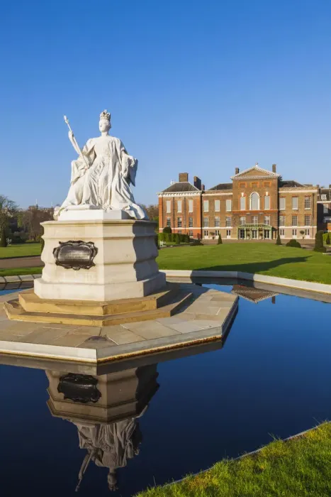 Framed Print : England, London, Kensington, Kensington Palace, The Sunken Garden Framed Print : England, London, Kensington, Kensington Palace, The Sunken Garden