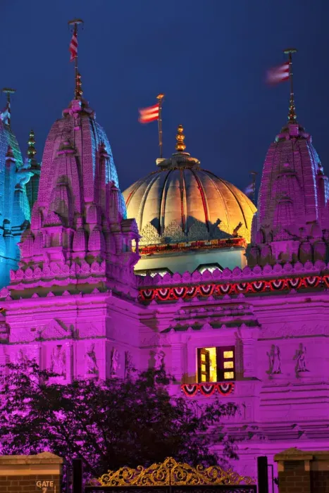 Framed Print : England, London, Neasden, Shri Swaminarayan Mandir Temple illuminated for Hindu Festival