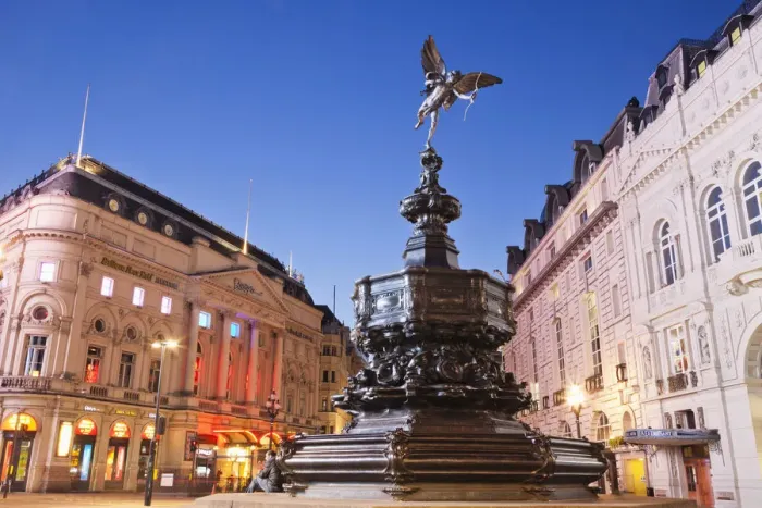 Framed Print : England, London, Soho, Piccadilly Circus, Eros Statue Framed Print : England, London, Soho, Piccadilly Circus, Eros Statue