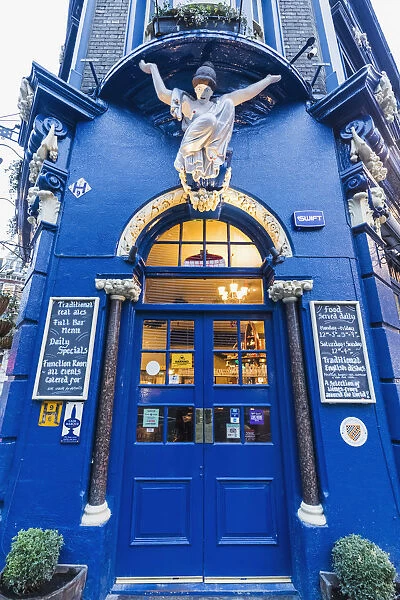 England, London, Southwark, London Bridge City, The Shipwrights Arms Pub