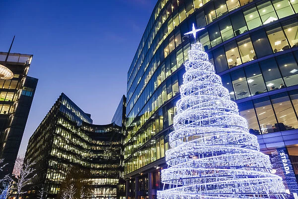 England, London, Southwark, More London Riverside, Christmas Tree