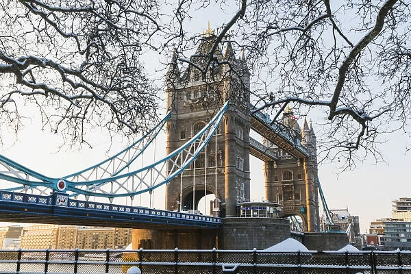 England, London, Southwark, Tower Bridge in the Snow
