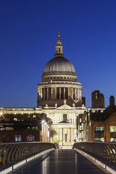 England, London, St. Pauls Cathedral and City Skyline