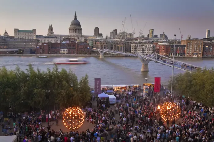 Framed Print : England, London, Thames Festival, Firegarden in front of Tate Modern looking towards Framed Print : England, London, Thames Festival, Firegarden in front of Tate Modern looking towards