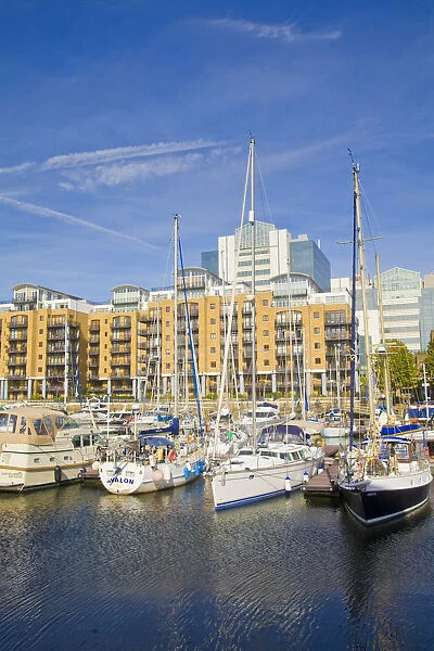 England, London, Wapping, St. Catherines dock, Yachts & appartments
