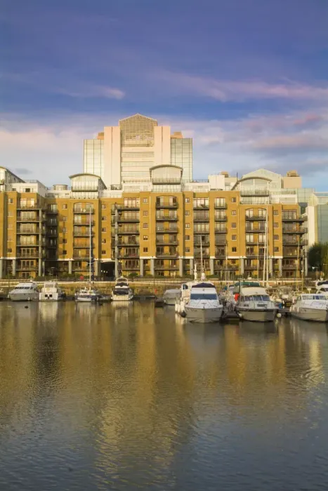 Framed Print : England, London, Wapping, St. Catherines dock, Yachts & appartments Framed Print : England, London, Wapping, St. Catherines dock, Yachts & appartments