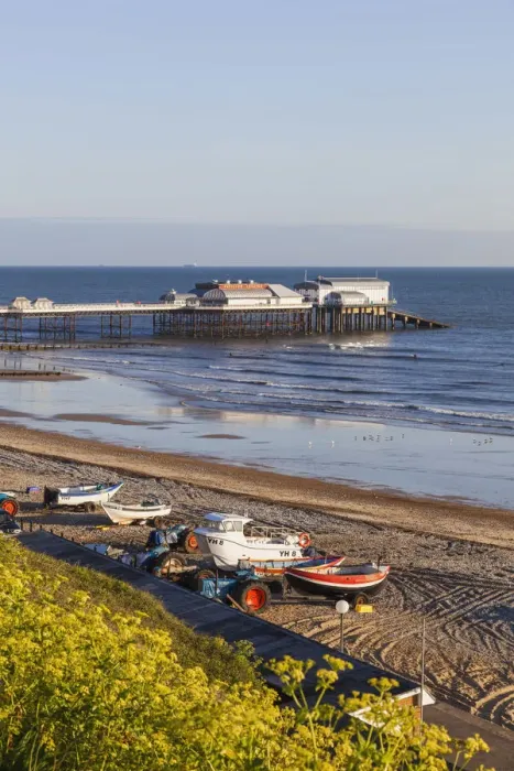 Framed Print : England, Norfolk, Cromer, Cromer Beach and Pier Framed Print : England, Norfolk, Cromer, Cromer Beach and Pier