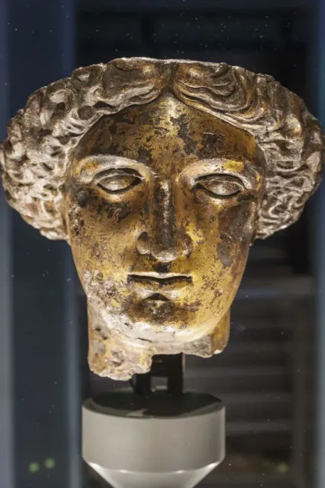 Framed Print : England, Somerset, Bath, Roman Baths, Gilt Bronze Head of Sulis Minerva Framed Print : England, Somerset, Bath, Roman Baths, Gilt Bronze Head of Sulis Minerva