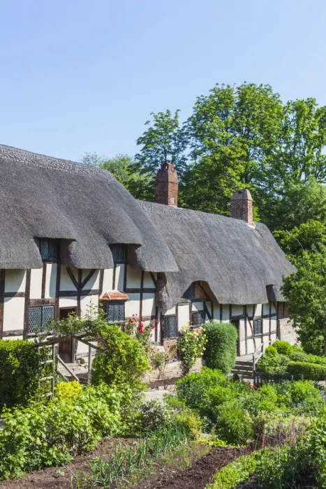 Framed Print : England, Warwickshire, Cotswolds, Stratford-Upon-Avon, Anne Hathaways Cottage Framed Print : England, Warwickshire, Cotswolds, Stratford-Upon-Avon, Anne Hathaways Cottage