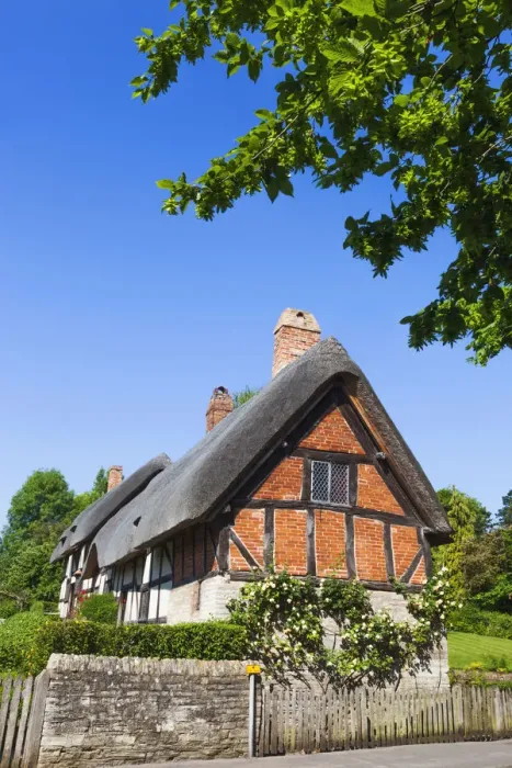 Framed Print : England, Warwickshire, Cotswolds, Stratford-Upon-Avon, Anne Hathaways Cottage Framed Print : England, Warwickshire, Cotswolds, Stratford-Upon-Avon, Anne Hathaways Cottage