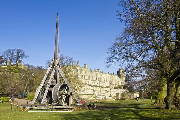England, Warwickshire, Warwick, Warwick castle, The Worlds largest Trebuchet, which
