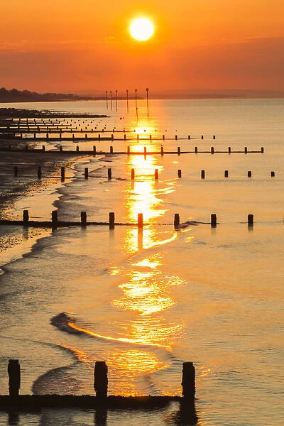 England, West Sussex, Bognor Regis, Sunrise over Bognor Regis Beach