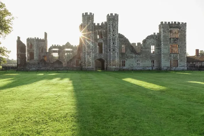 Framed Print : England, West Sussex, Midhurst, Ruins of Cowdray House Framed Print : England, West Sussex, Midhurst, Ruins of Cowdray House