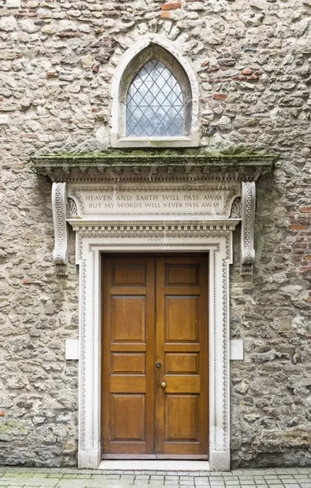 Framed Print : An entrance to the St Helens Bishopsgate Anglican church