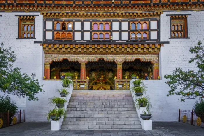 Framed Print : Entrance of the Tashichho Dzong a Buddhist monastery and fortress on the northern Framed Print : Entrance of the Tashichho Dzong a Buddhist monastery and fortress on the northern