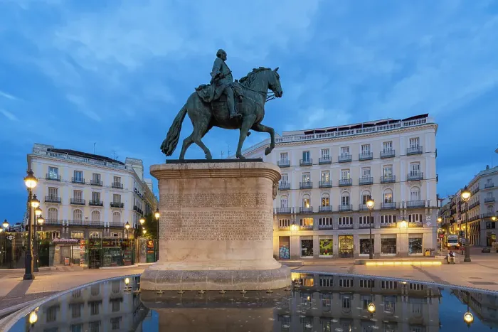 Framed Print : Equestrian statue of Carlos III of Spain at Puerta del Sol Square at twilight, Madrid