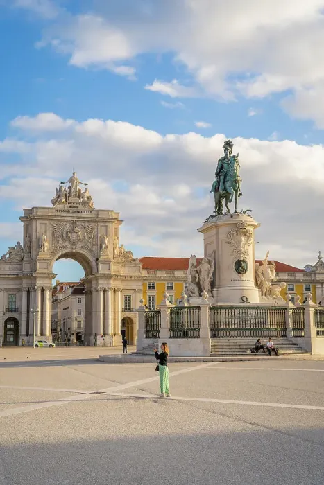 Framed Print : Equestrian Statue of King Jose I with The Arco da Rua Augusta in the background in Praca do Comercio, Lisbon, Portugal, Europe Framed Print : Equestrian Statue of King Jose I with The Arco da Rua Augusta in the background in Praca do Comercio, Lisbon, Portugal, Europe