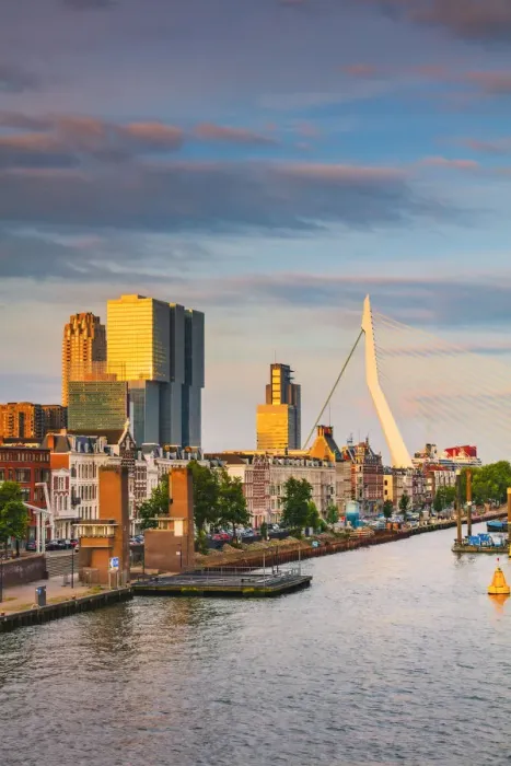 Framed Print : Erasmus bridge and waterfront buildings of Rotterdam, Holland / Netherlands Framed Print : Erasmus bridge and waterfront buildings of Rotterdam, Holland / Netherlands