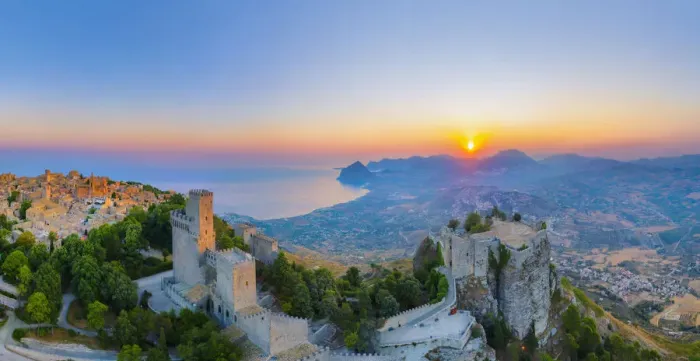 Framed Print : Erice, Sicily. Aerial view of the Norman castle at sunrise